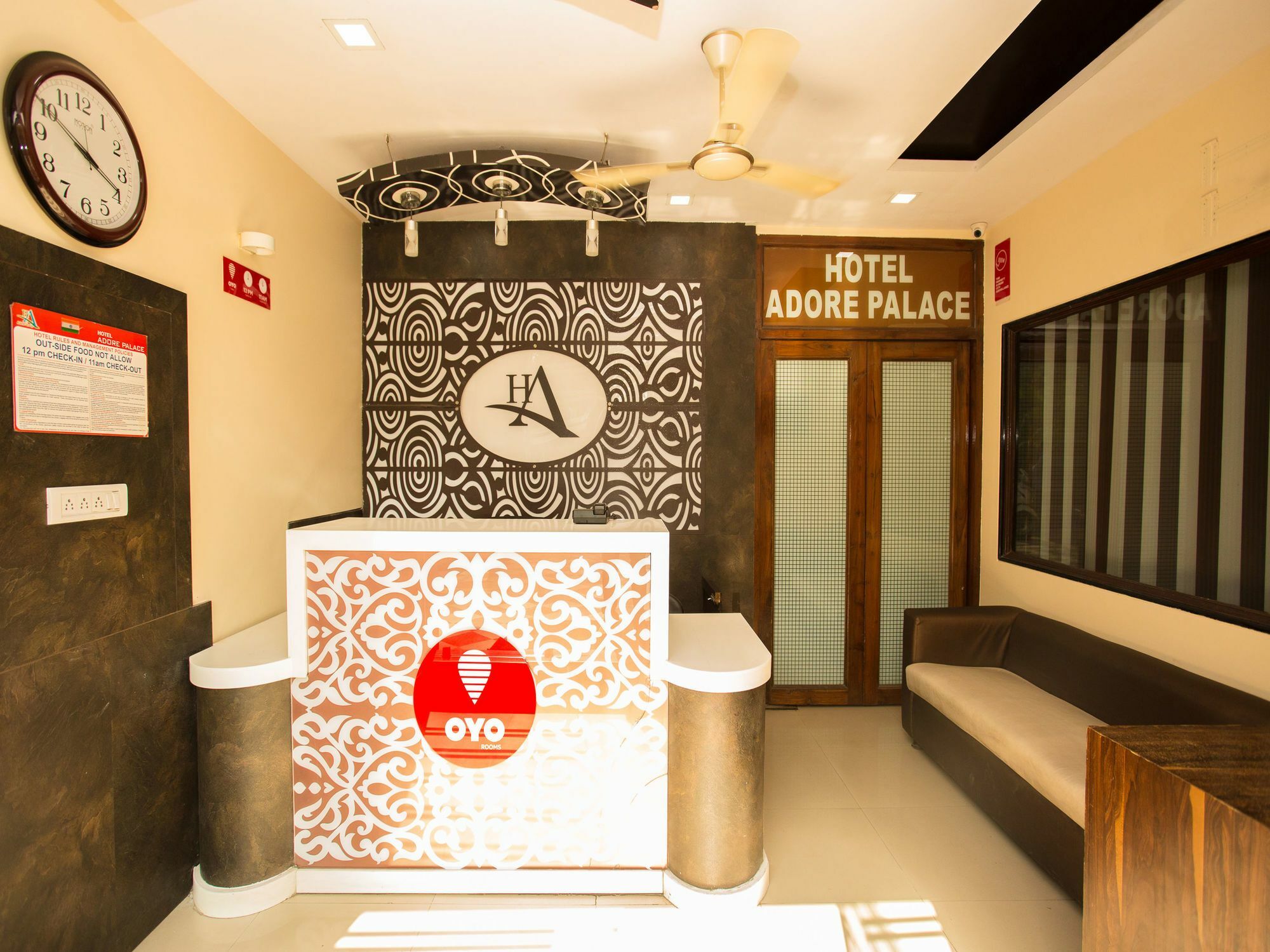 Hotel Adore Palace Mumbai Exteriör bild