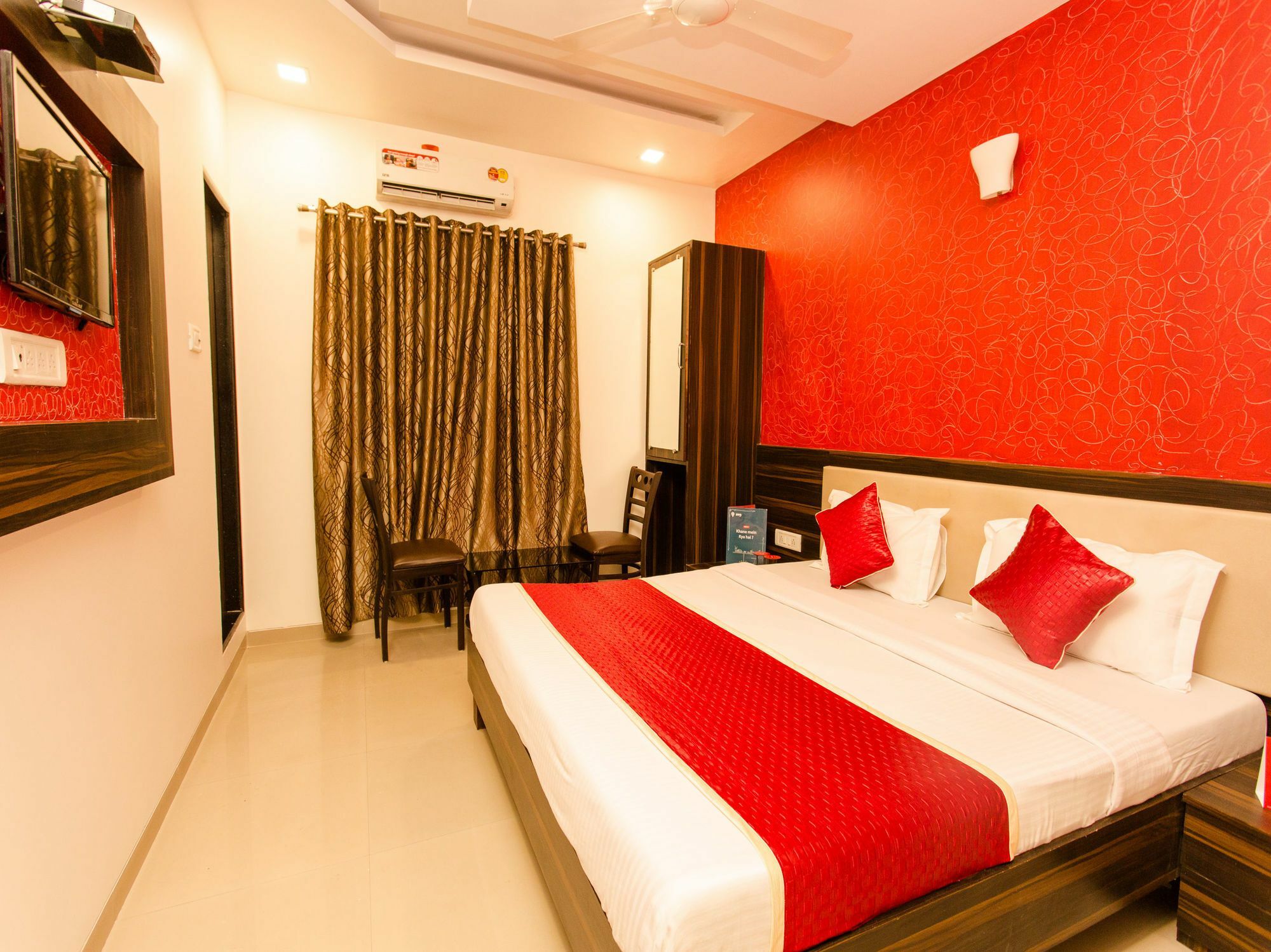 Hotel Adore Palace Mumbai Exteriör bild