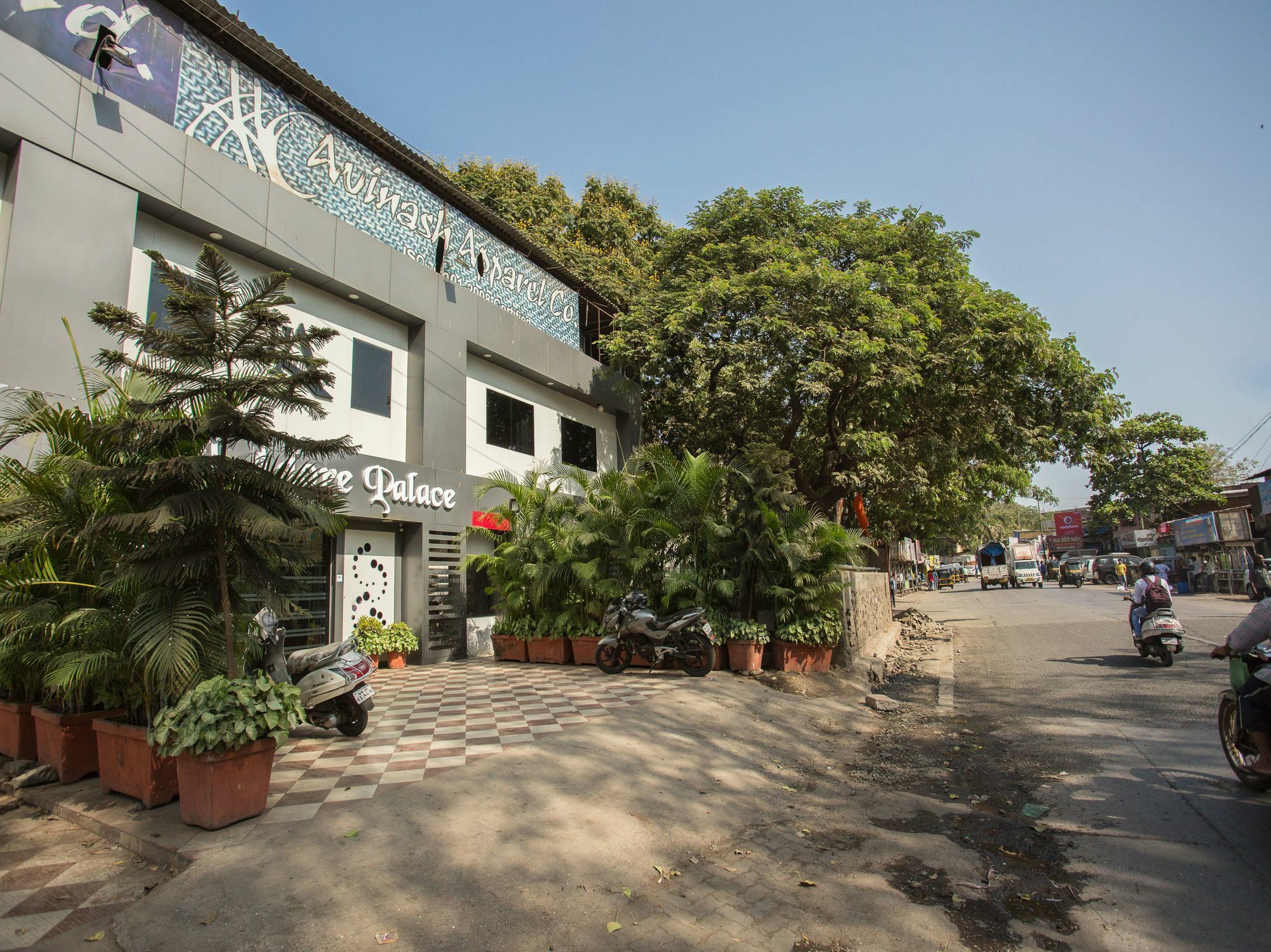 Hotel Adore Palace Mumbai Exteriör bild